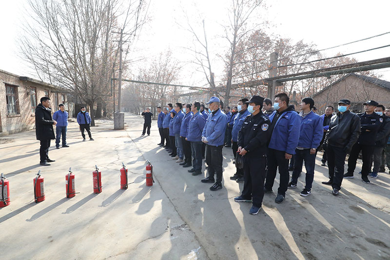 星火機(jī)床公司開(kāi)展消防安全培訓(xùn)與滅火應(yīng)急演練