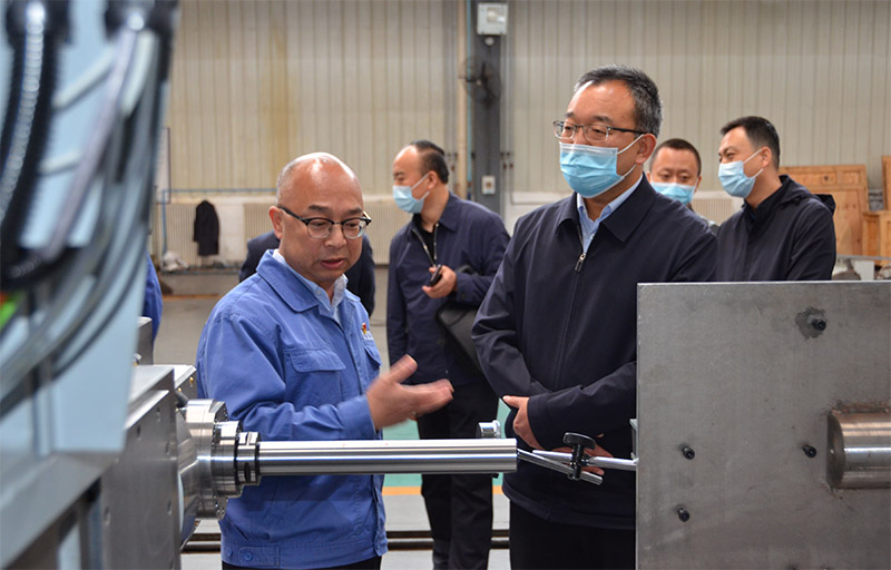 天水市委政策研究室主任薛林榮一行來星火公司調(diào)研