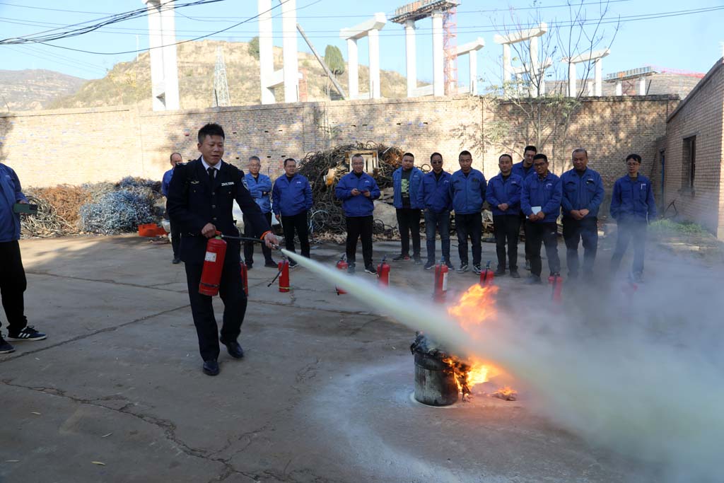 星火機(jī)床公司開展2023年消防安全知識宣傳講座暨消防應(yīng)急演練活動