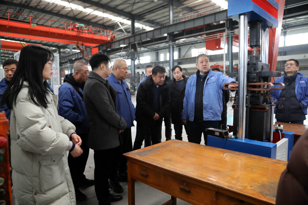 強化產品知識儲備,助力市場開拓能力,星火機床公司組織銷售員開展產品知識培訓