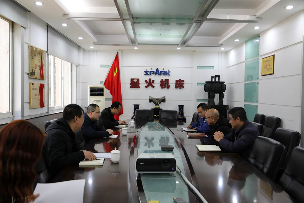麥積區副區長張弘一行到星火公司調研