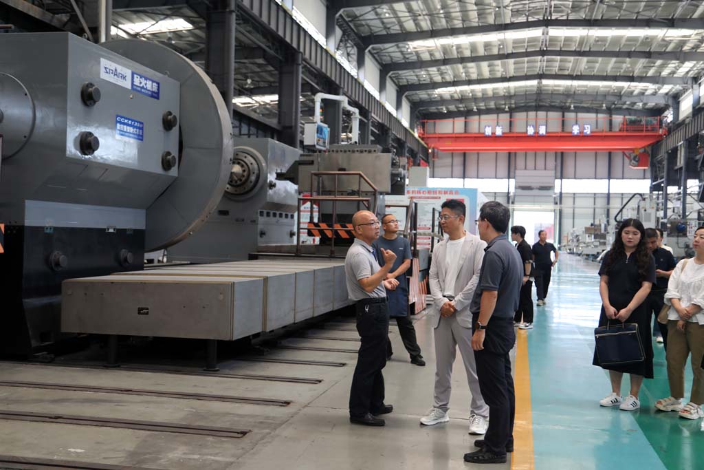 省工信院寇明章一行到星火調研專精特新中小企業發展情況