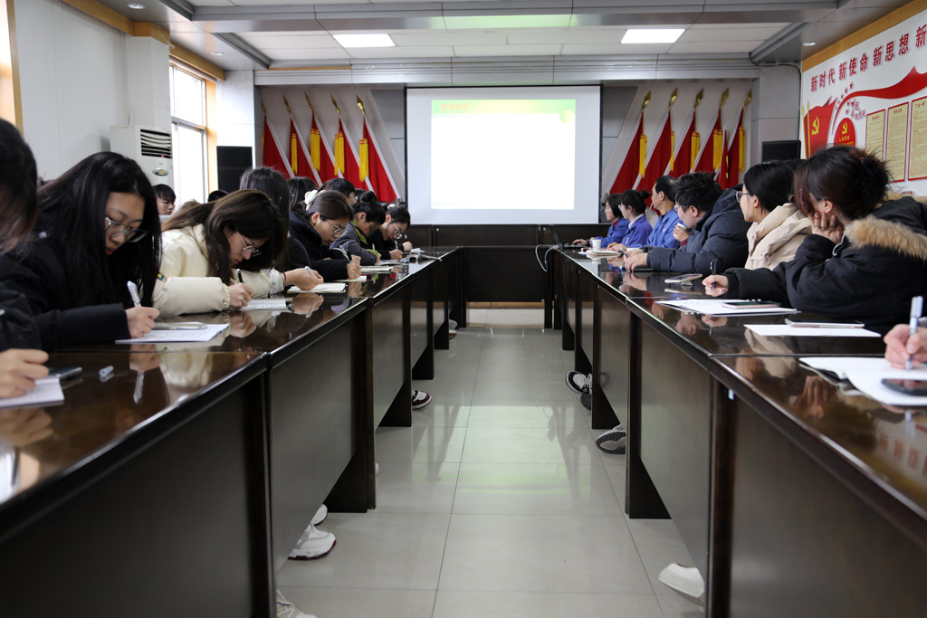 蘭州理工大學(xué)學(xué)生來(lái)星火數(shù)控公司實(shí)習(xí)