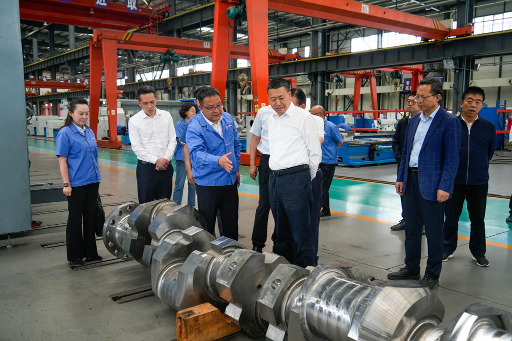 甘肅省副省長雷思維蒞臨星火數(shù)控調(diào)研指導