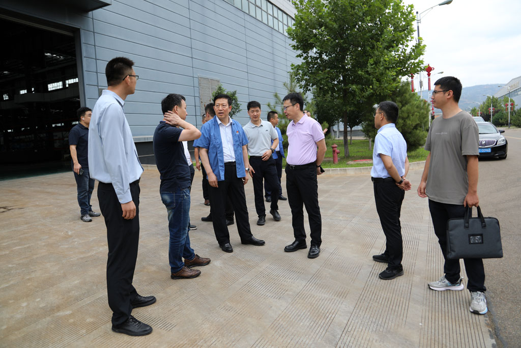 青島雙清成都三是等企業及清華大學團隊蒞臨星火智能數控公司考察交流