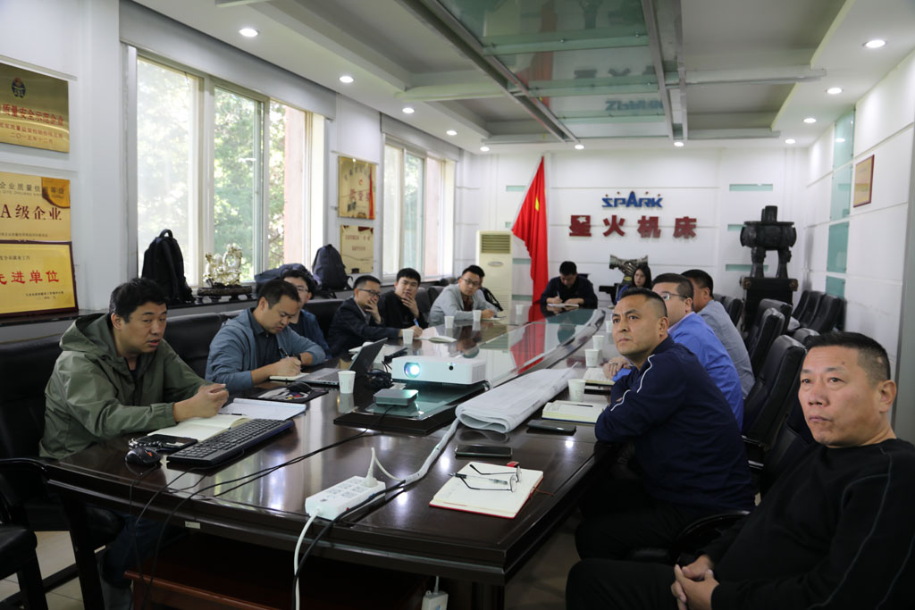 日月重工考察團(tuán)蒞臨星火數(shù)控開展技術(shù)方案評審