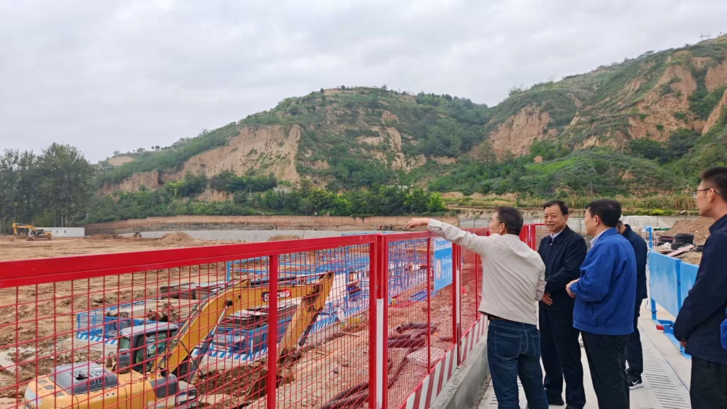 市政協(xié)領(lǐng)導馬勤學一行來星火數(shù)控調(diào)研