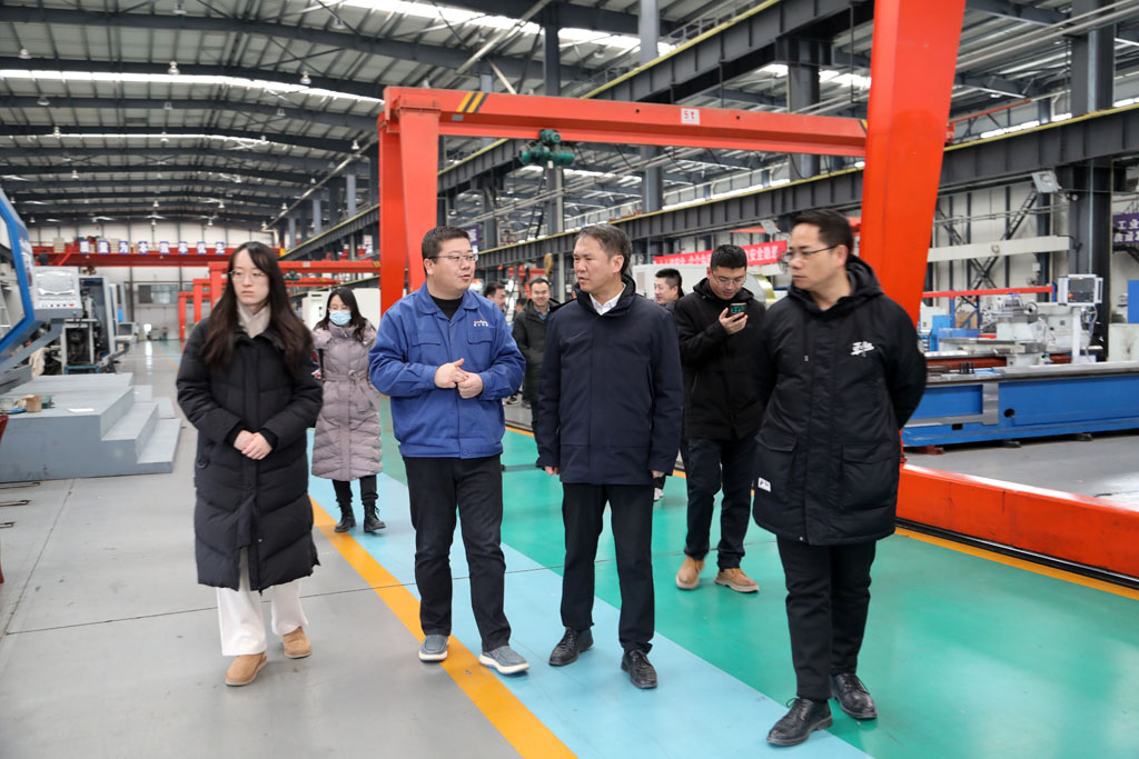 國研智庫調研組來星火數控公司調研