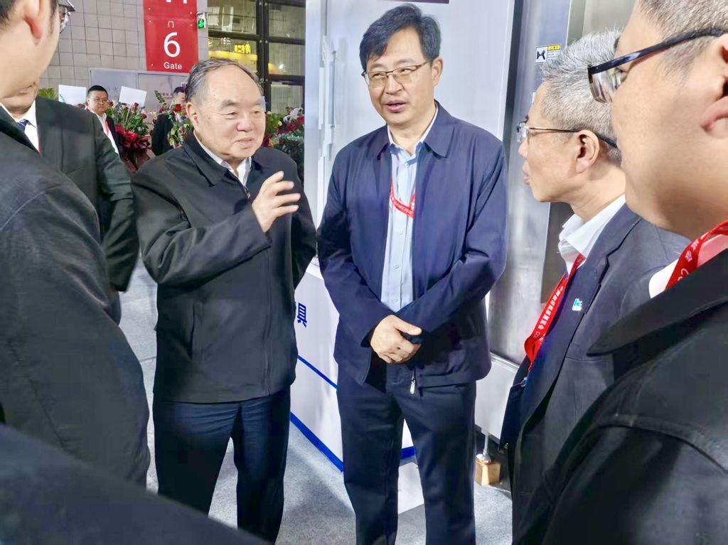 CCMT2026 Day3：星火數控持續火爆，院士專家蒞臨參觀